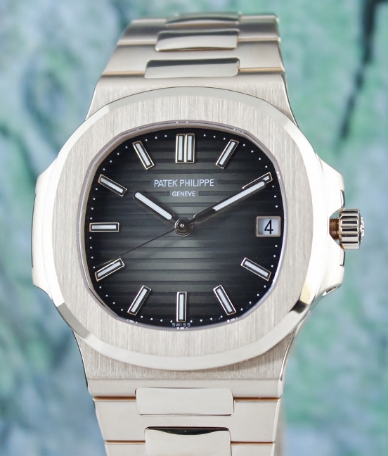 (image for) UNWORN NEW PATEK PHILIPPE 18K ROSE GOLD JUMBO NAUTILUS / 5711 1R